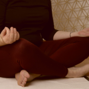 Claudia im Meditationssitz