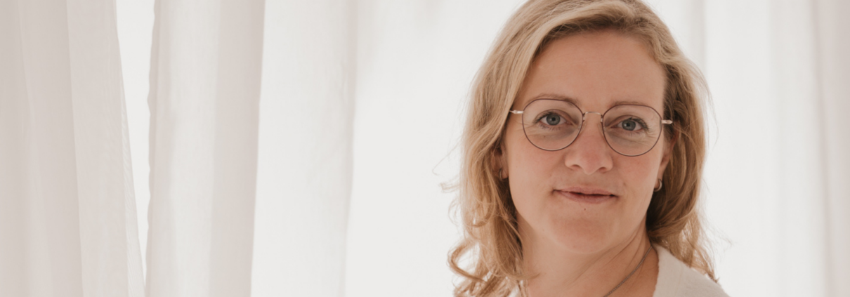 Claudia Sontheimer, Heilpraktikerin und Yoga-Therapeutin